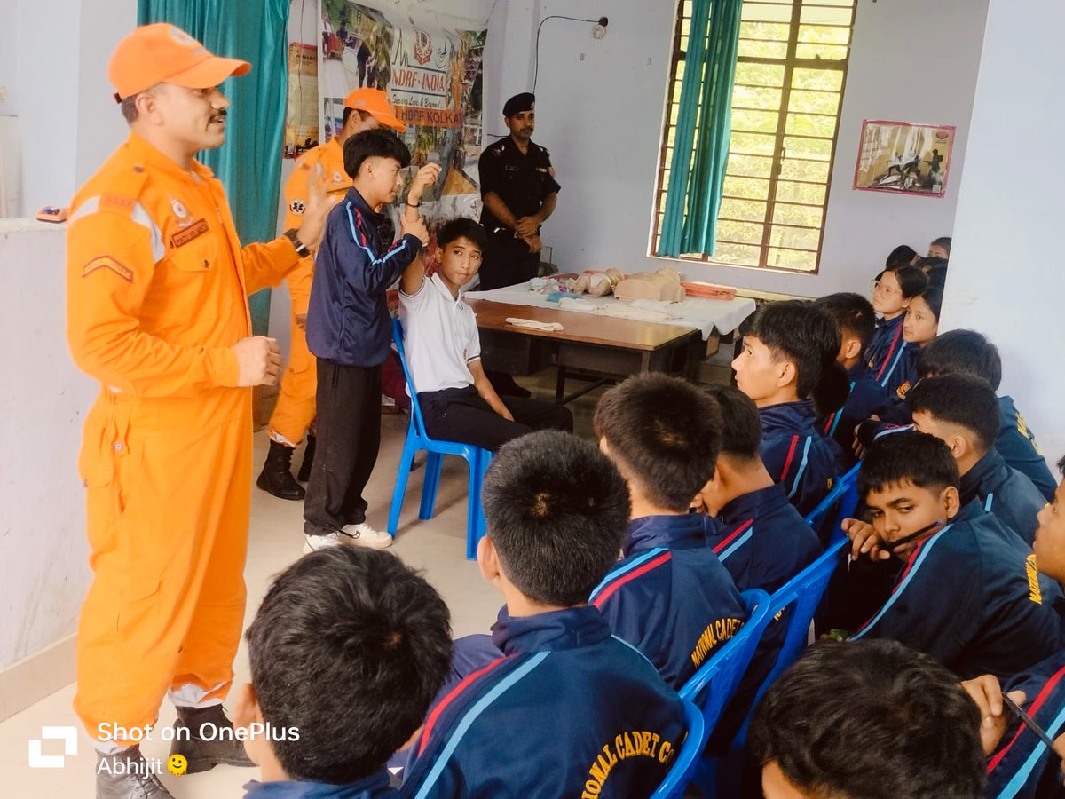 02ndrf's tweet photo. *Empowering Youth for a Safer Tomorrow!*  
2 Bn #NDRF conducted Disaster Management &amp; Life Saving Skills training at 4 Sikkim BN NCC Campus, Namchi, #Sikkim.  
320+ students &amp; staff trained in CPR, bleeding control &amp; earthquake safety.  
#DisasterPreparedness #NDRF #Sikkim https://t.co/FmWCPveQgs