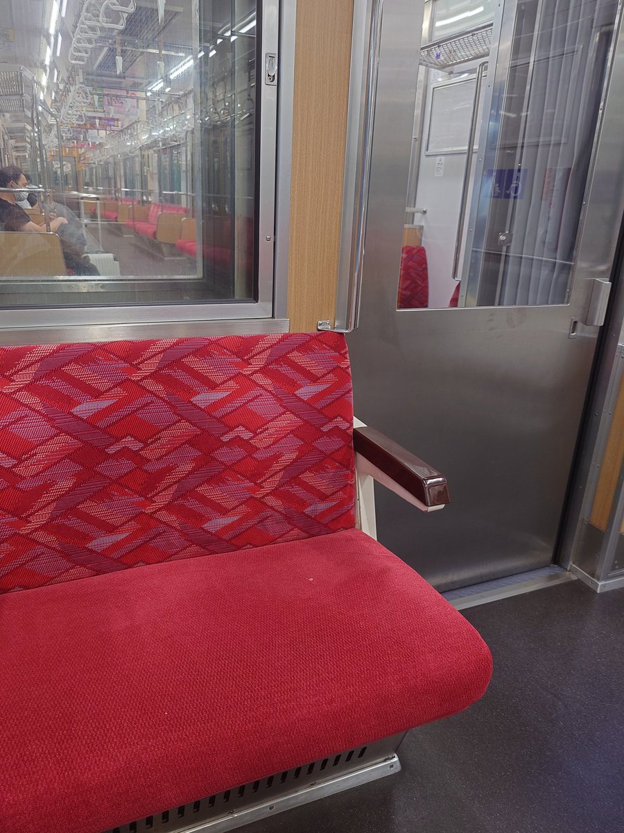 Tc1033003's tweet photo. 車内に東急の面影がありますが、GTOから換装されたため、走りには西武みがありました。 https://t.co/oqwbUj80RL