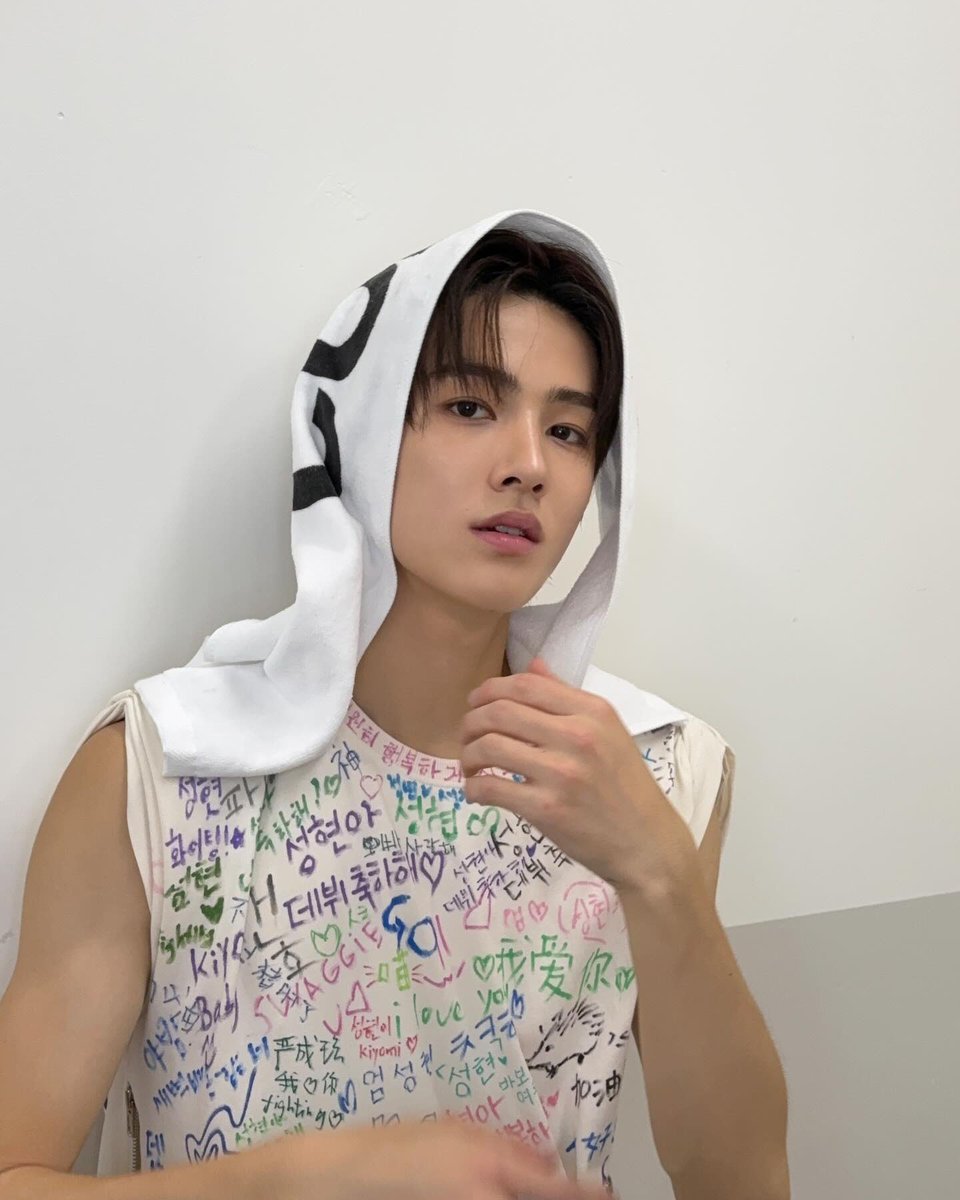 seonghyeonpost's tweet photo. #SEONGHYEON #성현 https://t.co/LaV8fXAqIG