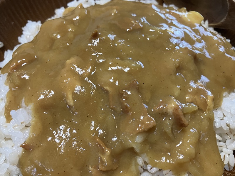 CurryGentleman7's tweet photo. ■本日のレトルトカレー３００食目
（S&amp;B）常連のイチオシ そば屋のカレーライス 中辛

総合評価(５段階)：★★★3.5 手軽にあっさりくどくない出汁を効かせた和風カレー

詳細はコチラ↓
https://t.co/FtAOrpYmNn

#レトルトカレー #カレー https://t.co/JSsmqk7L9o