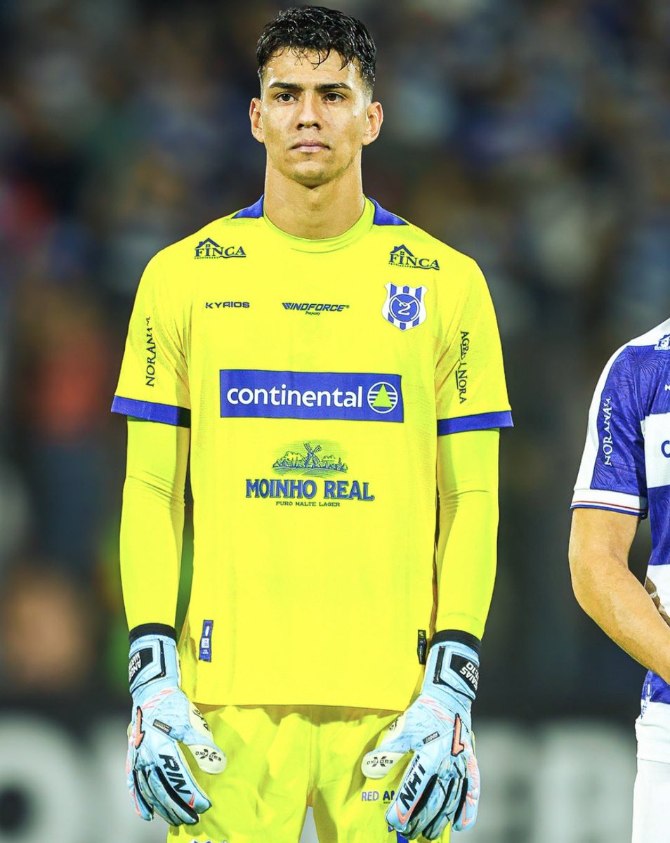 HernanRSotelo_'s tweet photo. Ángel Martínez firmará contrato por cuatro años con Cerro Porteño.

El arquero ya se encuentra en Asunción para finiquitar su incorporación al Ciclón.

Ariel Holan mostró un gran interés en el guardameta desde que lo observó, destacando sus condiciones bajo los tres palos y su buen juego con los pies en la salida desde el fondo.