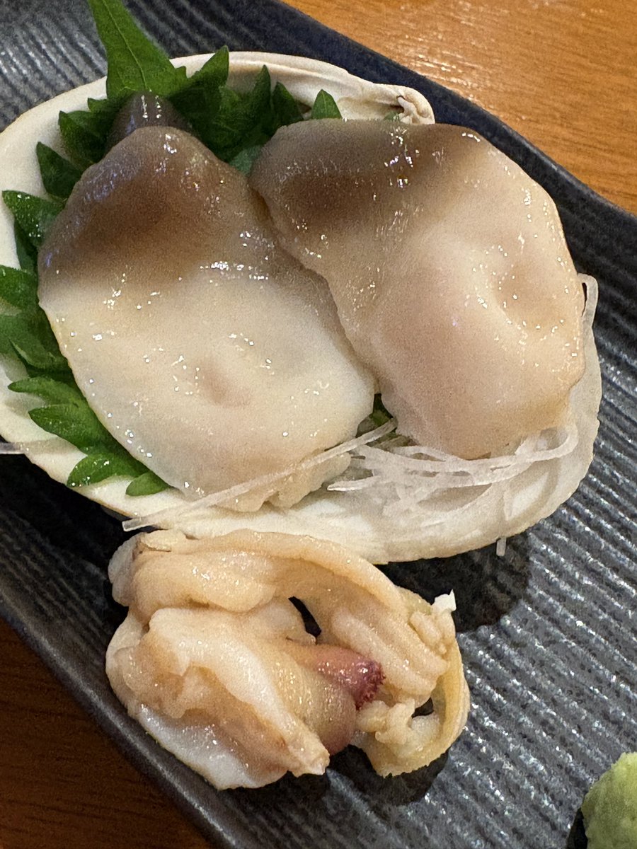 airaile7777's tweet photo. 3日〜5日で行ってきました！
レンタカー借りたので
味の大王は総本店と練習の合間に生粋店に

日中は日が当たっていると暑いですが
日陰、日没後は寒かったので
紫外線除け兼風除けの長袖があった方が良いです
それでも外で座ってるのが気持ち良い
避暑に最適な所でした♪
#グランパス苫小牧 https://t.co/l4iQw6Y0o1