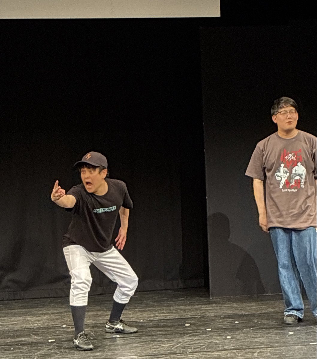 pin_sblue's tweet photo. ファイヤーサンダー単独🔥見たことあるネタも初見ネタも幕間も全部全部面白い！！進路と絵描き特に好きでした😊ゲーム配信の方もちゃんと見てます笑✌️コント最高🎶
#どう考えても https://t.co/6yzkoA45J4