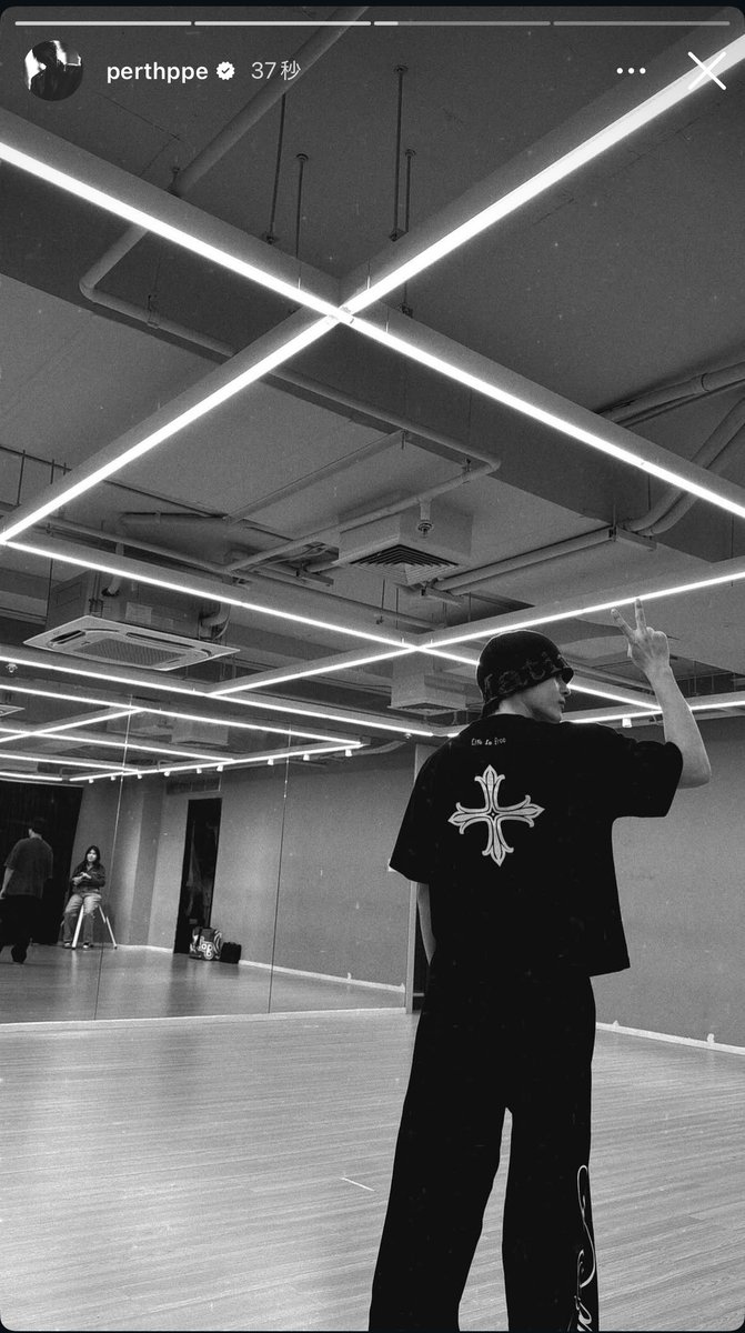 harups78's tweet photo. 発売前のを着れるのはたたの特権だよね🙂‍↕️ https://t.co/DbfAnfbTW0