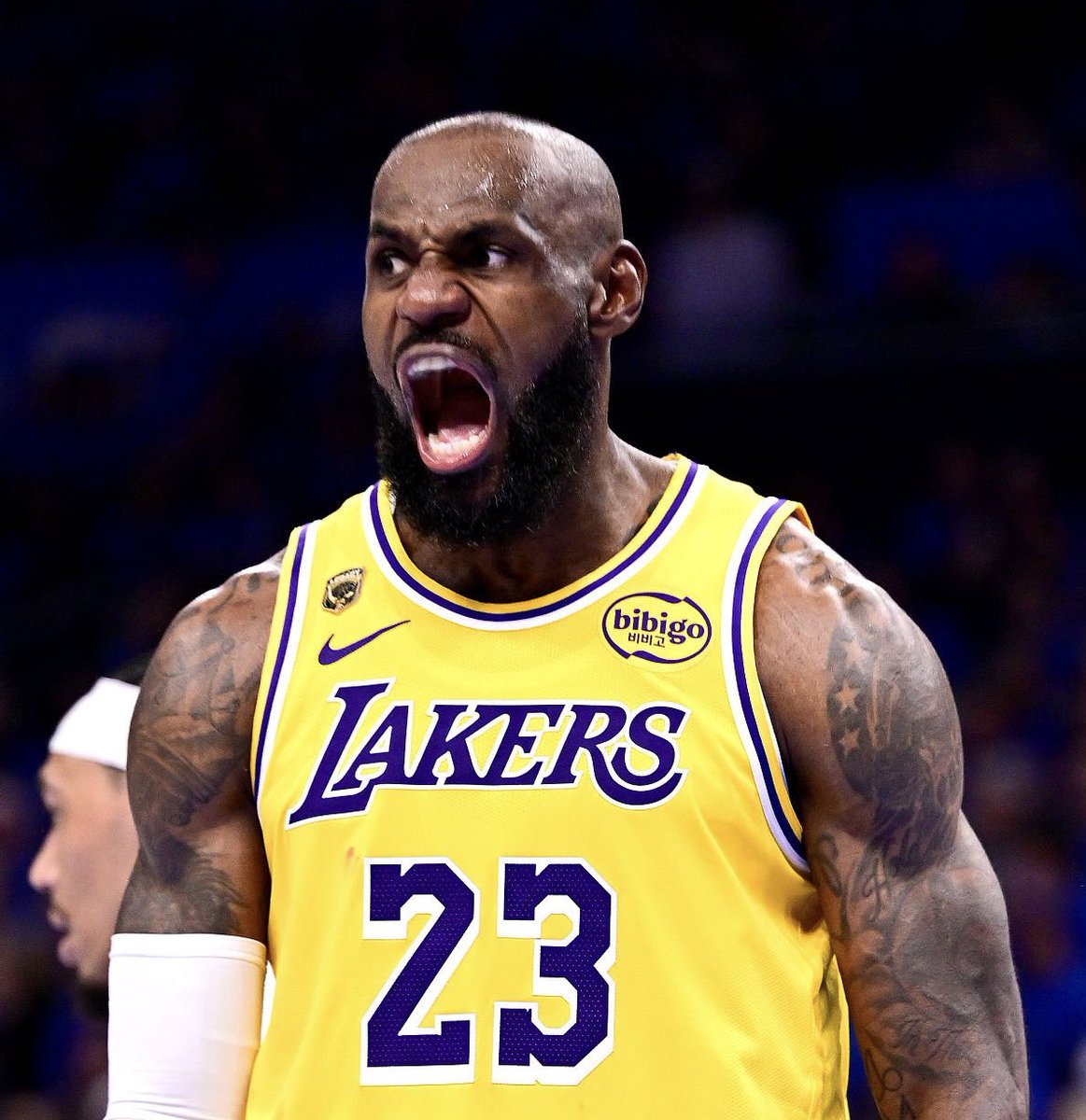 Fullcourtpass's tweet photo. LeBron James will be a "supporting piece" on his new team, per @WindhorstESPN 

"He's not considering any of these teams where he would go in and be the center piece player. That's why he's only going to make a minimum contract or get an exception."

(Via @GetUpESPN) https://t.co/iYWd27qUKI