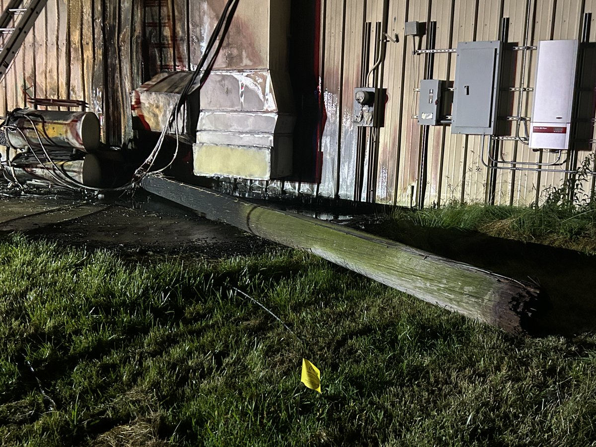 ArwoodsFurn's tweet photo. Arwoods will be closed on Wed, 7/8, &amp; Thurs, 7/9, due to a fire from a fallen power pole. Thankfully, damage was limited to the back of the warehouse and mostly exterior.

BIG thanks to JOCO Fire for their quick response!

We’ll reopen at 10 AM Friday. Thank you! https://t.co/A0BZucMvnA