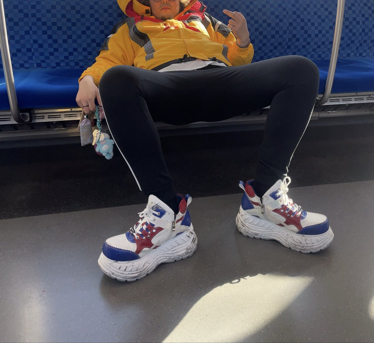 radi1128's tweet photo. 写真フォルダ漁ってたらやべー写真見つけた

※演技してもらってます https://t.co/l0ToGccNFJ