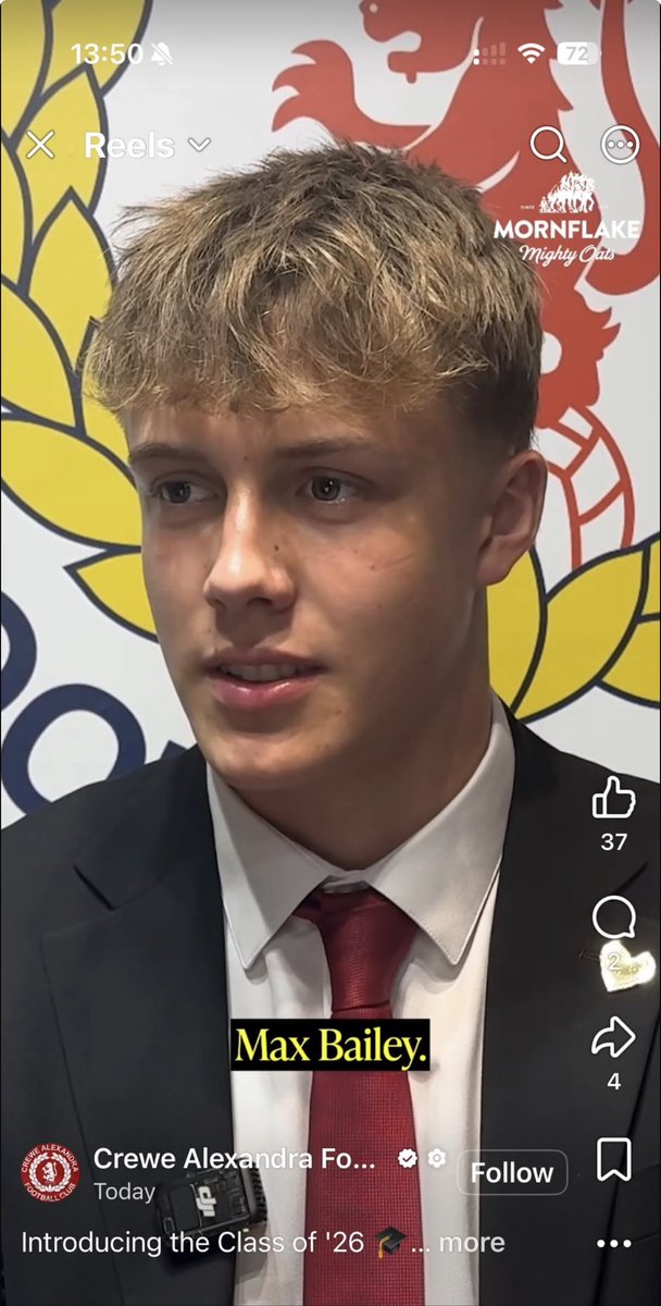 maxbailey96's tweet photo. A proud moment as I sign my first pro deal with #CreweAlex https://t.co/elld2xTScr