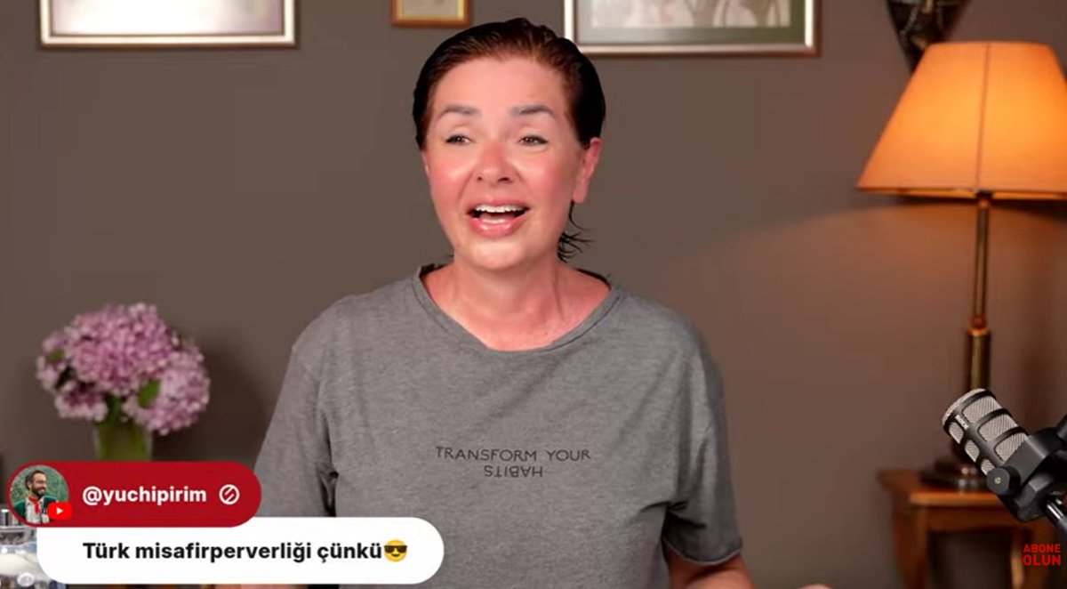 gundem7x24's tweet photo. Özlem Gürses:

Neden biz misafirperverliği bu kadar abarttık?

Yok Macron'un gözlüğü, milletin giydiği kıyafet, İzlanda Başbakanı kadın acayip bakmış falan..

Acayip bir ergen toplumu olmaya devam. https://t.co/rCGiutfPwy