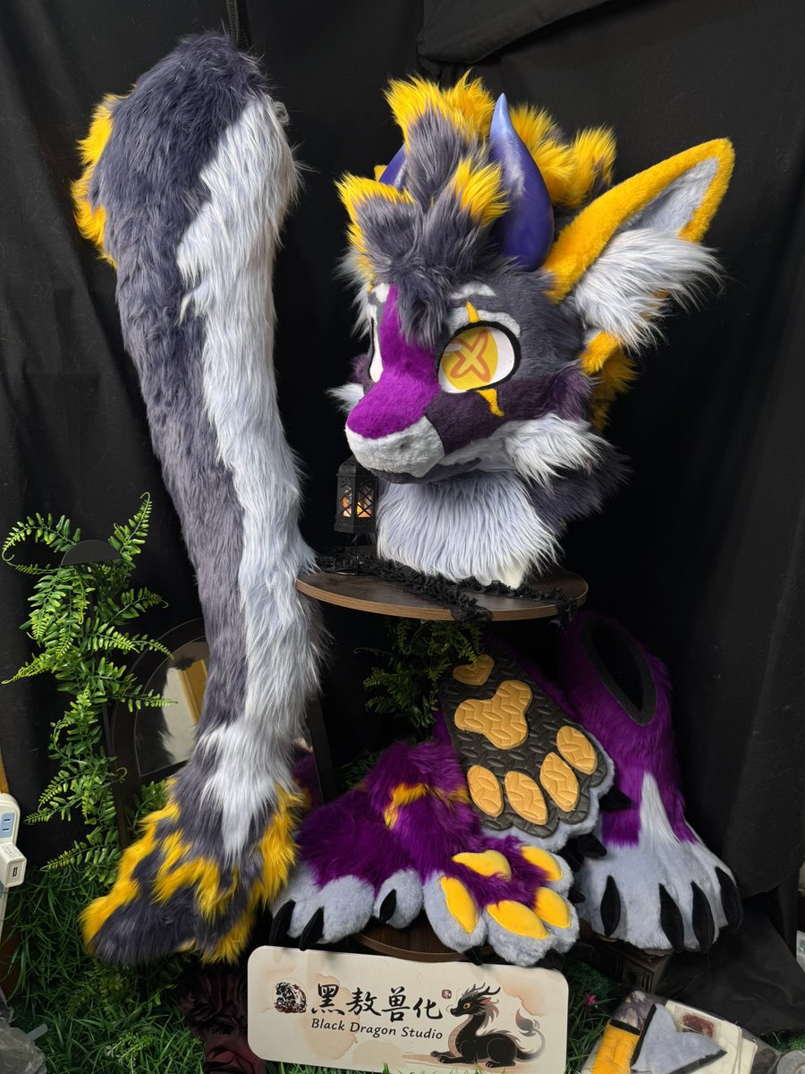 reddemon2333's tweet photo. Super cool hairstyle!

Owner X：@jaxy_uwu 

#fursuit #furry #兽装 #furries #kemono #fursuitmaker #fursuitcommission #furryart https://t.co/akan1jWf11