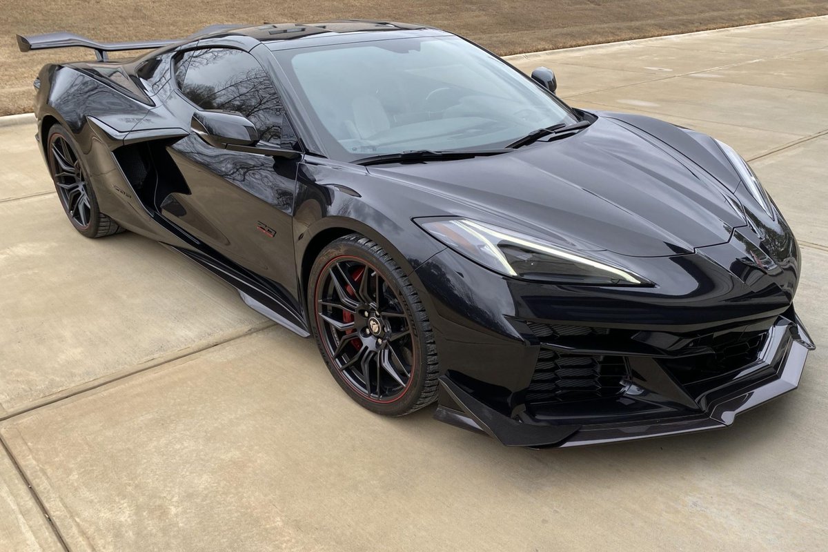 VettesNCaffiene's tweet photo. #Corvette #Cars #Chevrolet #Chevy #TeamChevy #ChevyCorvette #CorvetteClub #SportCars #FastCars #ChevroletCorvette #CorvetteRacing #Corvette #GeneralMotors #Automotive #C8 #Z06 https://t.co/zZg9G6GYwP