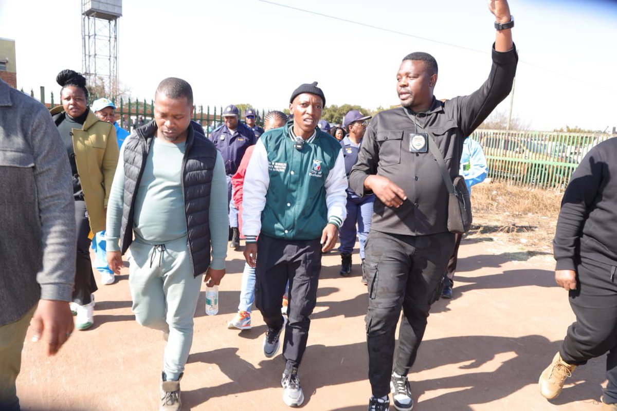MNgwenya_'s tweet photo. Today, we engaged with the Katlehong community and other stakeholders to address the recent criminal activities and attempts by some individuals to fuel tribal tensions and create division between hostel and township communities.

The engagement served as an educational platform to inform the community about the government's efforts to address the challenges associated with illegal immigration. It also highlighted the role of private security companies, the participation of various stakeholders and organisations, and their respective responsibilities in responding to issues related to illegal immigration. 

The session encouraged collaboration, community awareness, and a united approach to promoting safety and social cohesion.

#COE #SihambaNamaPhoyisa