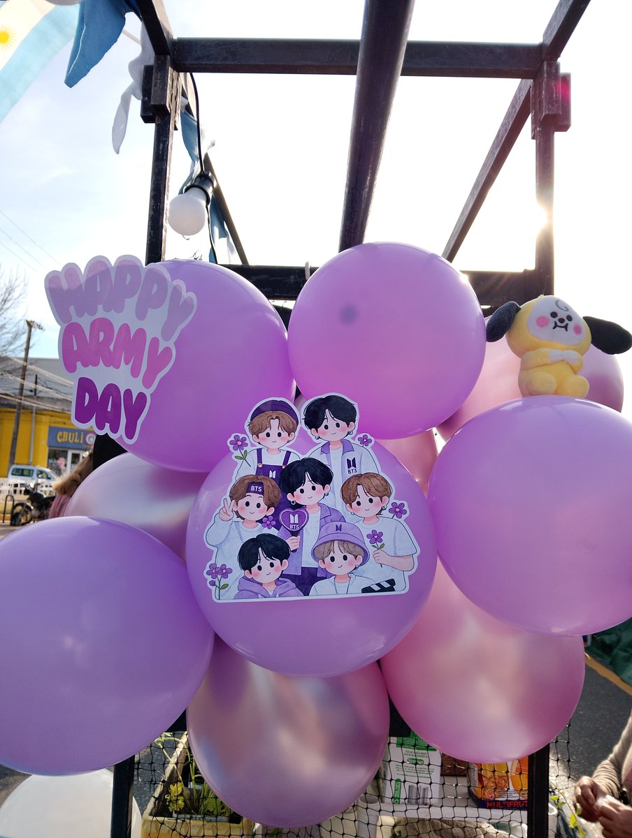 tracergotic's tweet photo. Feliz día para todo mi ARMY, mi refugio, mi familia 💜

#army #bts #ArmyDay2026 https://t.co/W8zKatWOTI