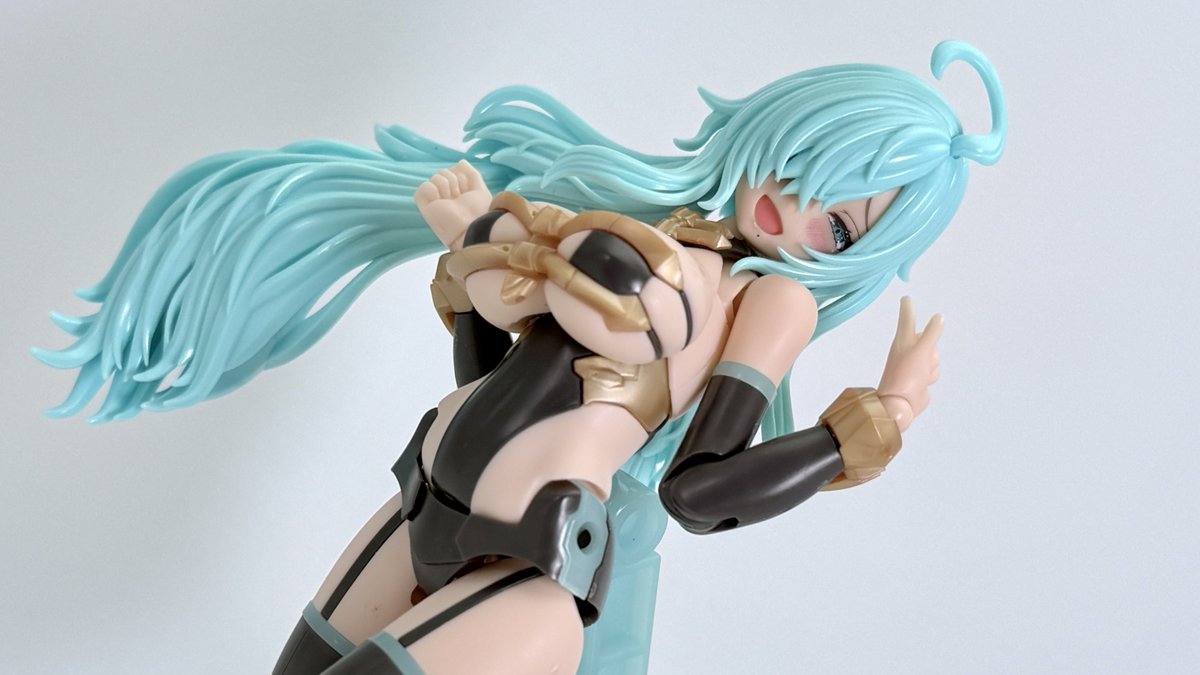 junhom_sunin's tweet photo. 初音メガミ〜 ミク( *'꒳´(´꒳`*  )))ｽﾘｽﾘ 

#メガミデバイス 🩵💚 https://t.co/MbrVd49jiB