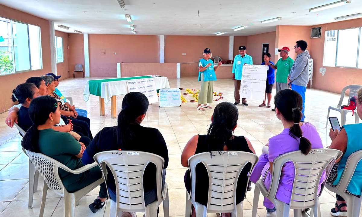 Salud_StaElena's tweet photo. #SantaElena| En la Casa Comunal de Cadeate se realizó un Diálogo de Saberes Ancestrales con la participación activa de Vigilantes Epidemiológicos Comunitarios (VEC), líderes del sector, hombres y mujeres de sabiduría de la parroquia #Manglaralto. https://t.co/BXrdclazIx