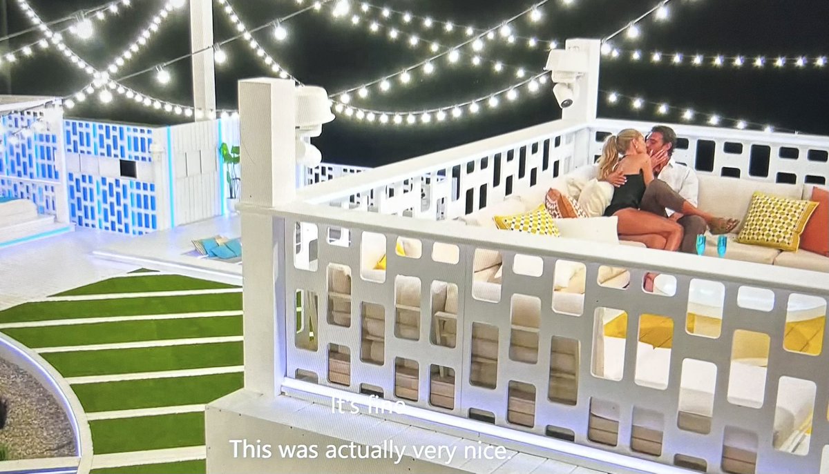 heallmuu's tweet photo. Guys… #loveislanduk https://t.co/zRltZGZFwB