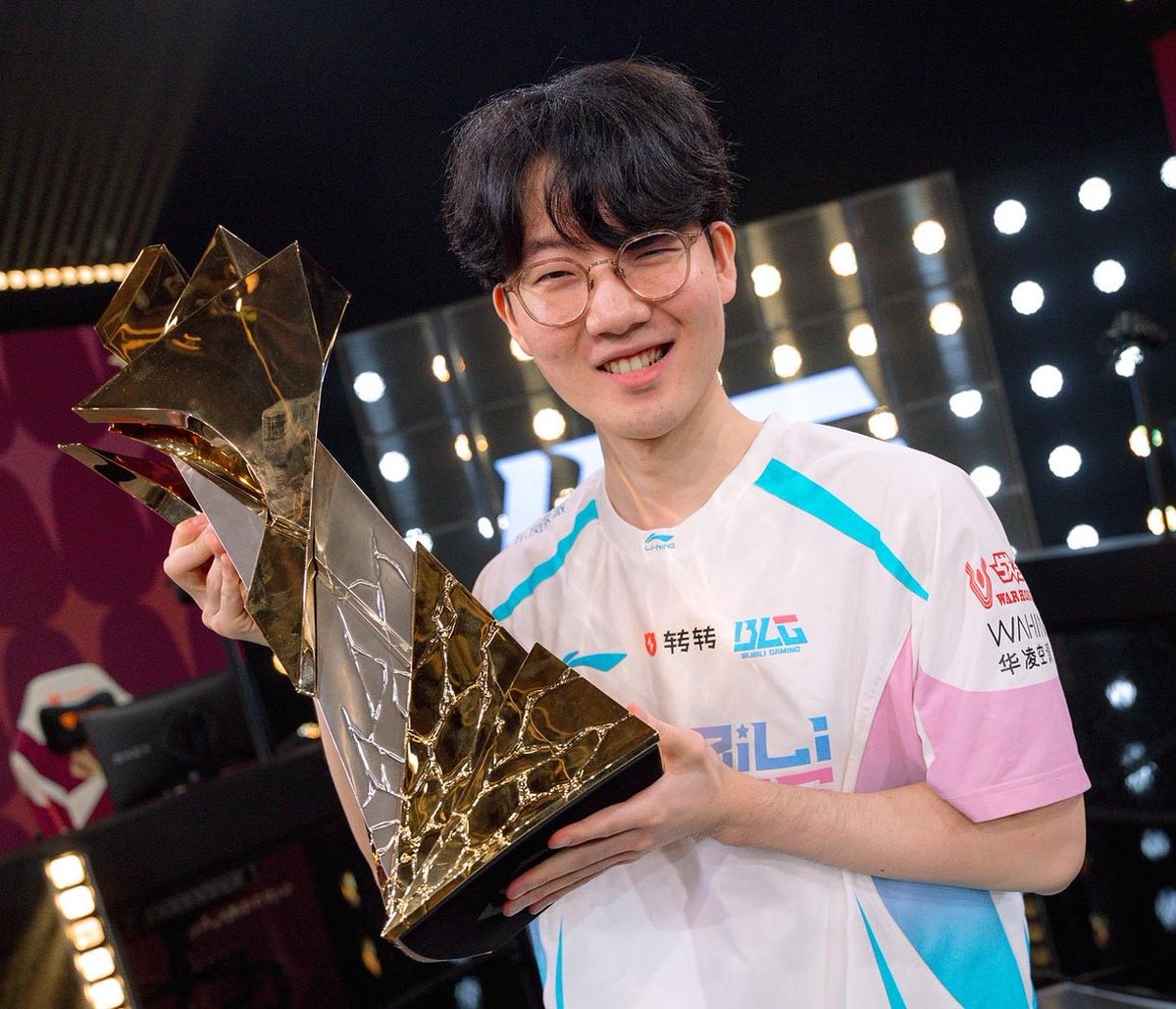 PpangDLG's tweet photo. Viper vai virar o PRIMEIRO e ÚNICO jogador a zerar o jogo 

First stand ✅ (x2)
Regional ✅ (LPL e LCK)
Worlds ✅ 
MSI ⏳

Mas quando eu falo que ele é cabra reclamam…. https://t.co/8YQgDraKSF