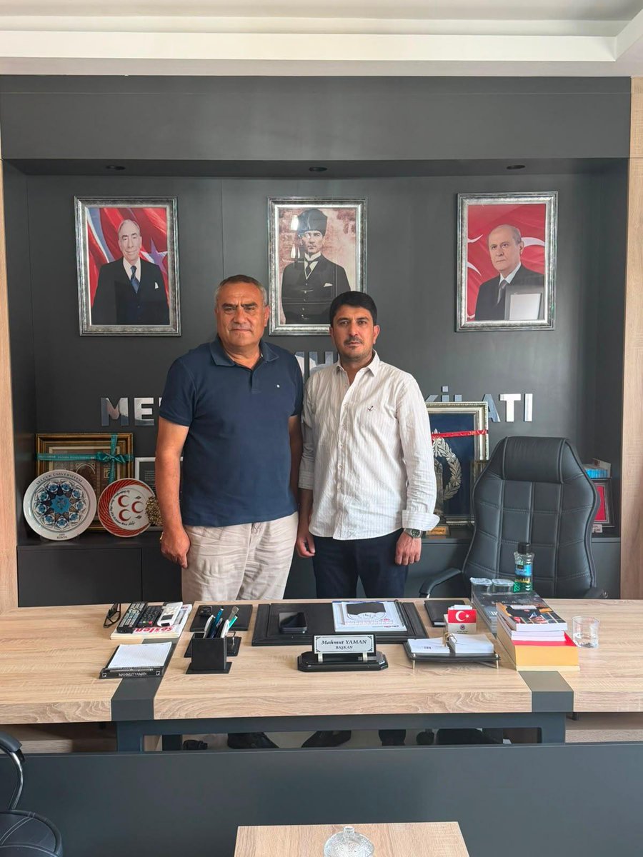 meram_mhp's tweet photo. Meram Muhtarlar Derneği Başkanı Sayın Ahmet Taşdemir ve İlçemizde görev yapan kıymetli muhtarlarımız; 15. Olağan Kongremizin ardından İlçe Başkanımız Sayın Mahmut Yaman'a hayırlı olsun ziyaretinde bulundular. Sayın Başkanımıza ve muhtarlarımıza teşekkür ederiz. https://t.co/vuI4s7N2xt