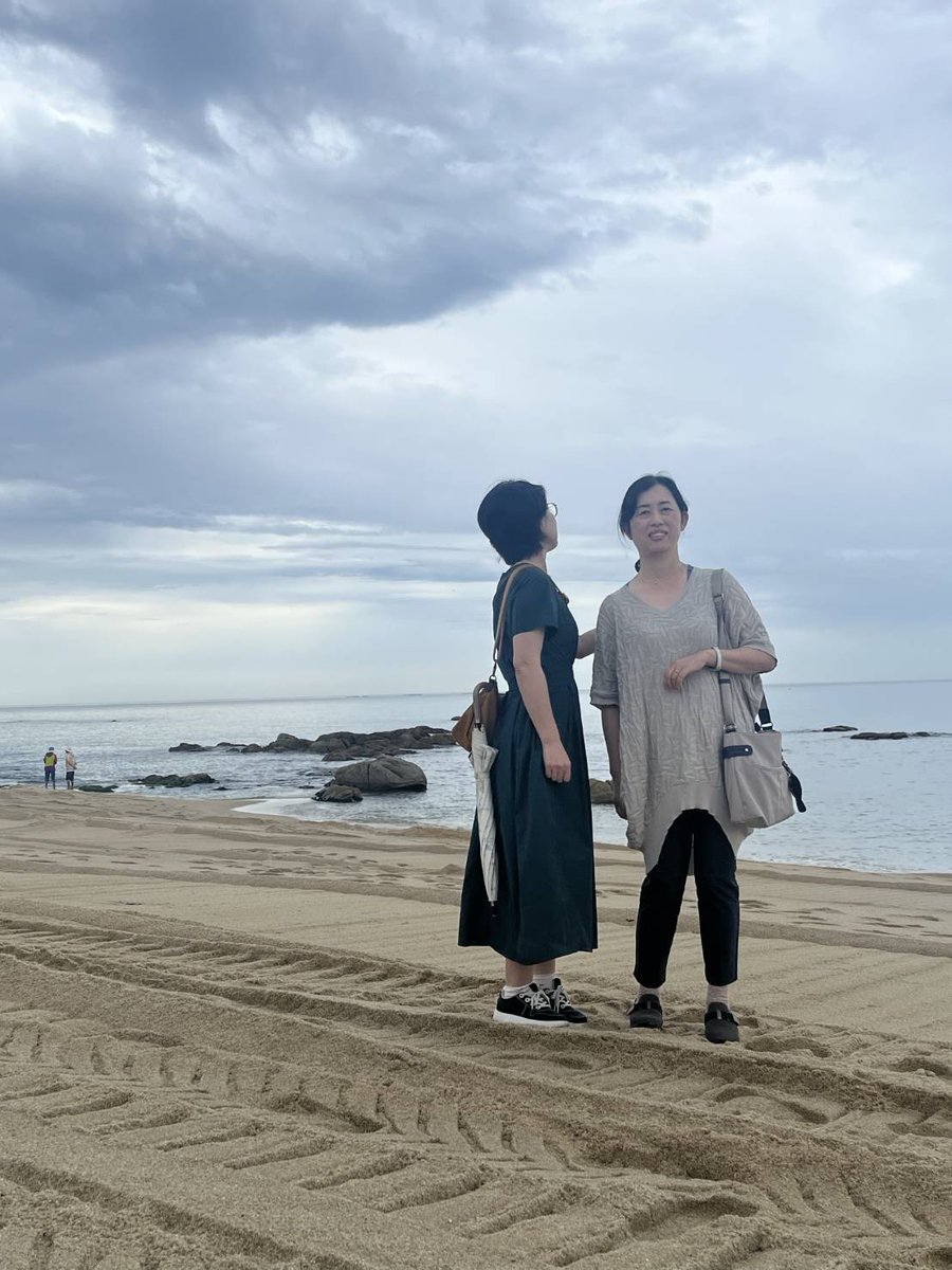 chihobg's tweet photo. 江陵で まきさんたちと。 
美しい海岸沿いをドライブし（15キロ）、TERAROSAでおいしいコーヒーを飲み、メタセコイヤ並木の美しい道を散策し、ずっと買いたかったビールも買い、
とても楽しかった1日🎵 https://t.co/95Gz5k3MmU