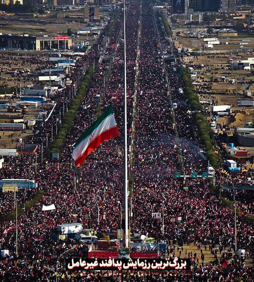 Gol_yas_313's tweet photo. خادمی که یک عمر بار امانت امت را به دوش کشید اینبار در کوچه های مشهد زیر گام های میلیونی عاشق میرود به سوی منزلگاه
#باید_برخاست
#پدر_امت https://t.co/bRYxO0TV1P