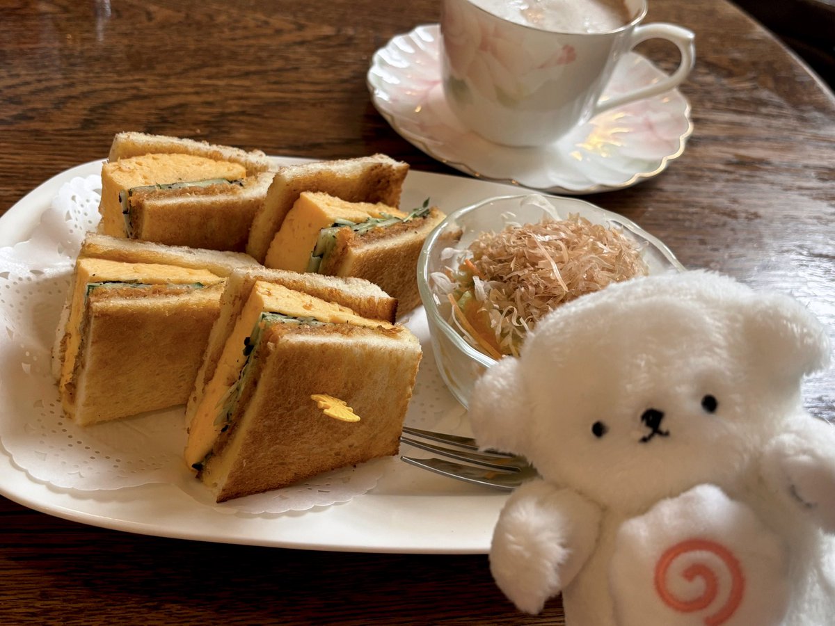 7Ribb0n's tweet photo. たまごがふわふわな和風サンドイッチ🥪🍥 #なると大明神 https://t.co/b0C9cr6uNO