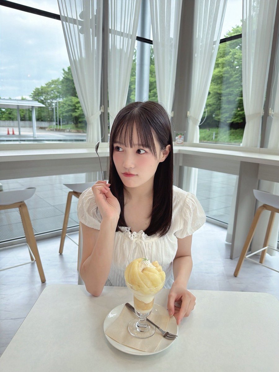 tsubakifac_uf's tweet photo. 桃ソムリエの河西結心です🍑
桃ソムリエの古屋さんがやってるお店
「Museum café Sweets lab 葡萄屋kofu」に行って念願の桃パフェ食べてきたよ🍑🍑🍑
美味しすぎたよ〜〜！！！
私が食べた桃の品種は白鳳！
みんなも是非行ってみてね！！

#ゆっぴーち　#桃活 #桃パフェ
#桃ソムリエ #河西結心 https://t.co/Q0IUwQ1RHv