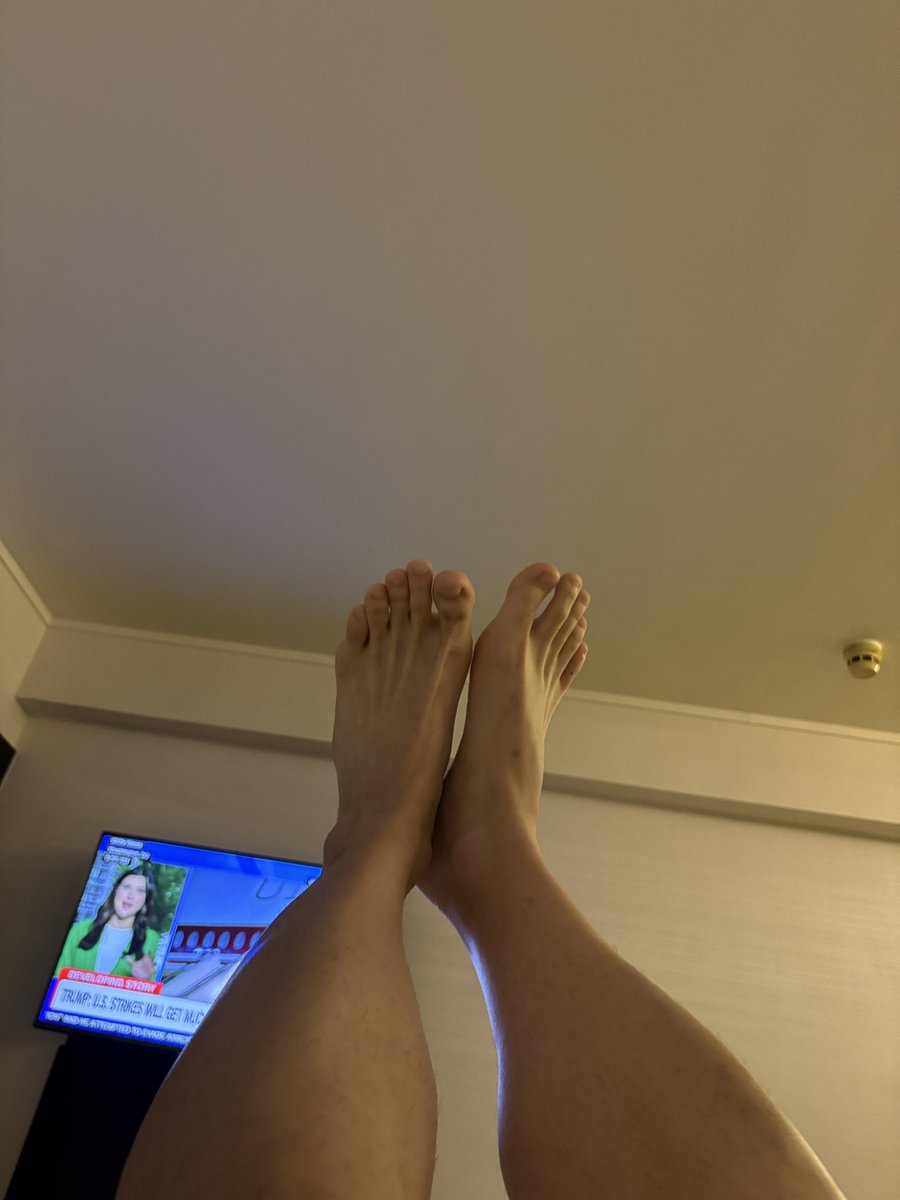 MasterSkyNeo's tweet photo. 何故か太ももだけ筋肉質🦵 https://t.co/UKWf3xubuC