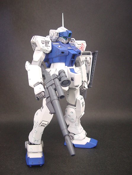 reckless0728's tweet photo. RGM-79SP GMスナイパーⅡホワイトディンゴ仕様
2004年のキャラホビで販売。前年度のGMスナイパー2にホワイトディンゴ隊のパーツを追加して再販した私が原型を担当した作品です。この写真も23年前の物で小さい画像で申し訳ございません。

#ジムの日 https://t.co/UOsb4w2pjq