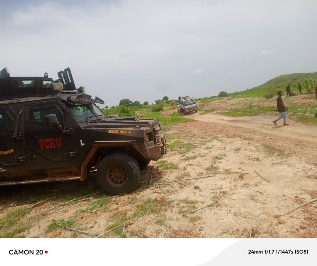 ZamfaraPolice_'s tweet photo. ZAMFARA STATE POLICE COMMAND

PRESS RELEASE

POLICE RESCUE KIDNAPPED INEC STAFF, REPULSE MASSIVE BANDIT ATTACKS, RECOVER RUSTLED CATTLE IN GUMMI AND GUSAU LGAs https://t.co/VSivEQqosg