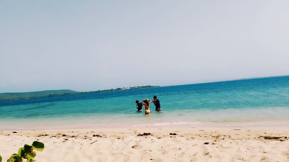 Alexanva's tweet photo. Esta #playa , mi patio de la #infancia , se disfruta mejor sin #Cangrejo 🫪😁
🇨🇺🇨🇺🇺🇸🇺🇸🇺🇸🇨🇺🇨🇺🇺🇸🇺🇸🇺🇸🇨🇺🇨🇺
#Cubalibre 
#AbajoLaDictadura 
#Cuba #NoCastroNoProblem 
#NoDinastia #CastroRuz #ElCangrejo #DiazCanelSingao #RaulCastro #PCC OUT!!! https://t.co/GAWRKPkJBm