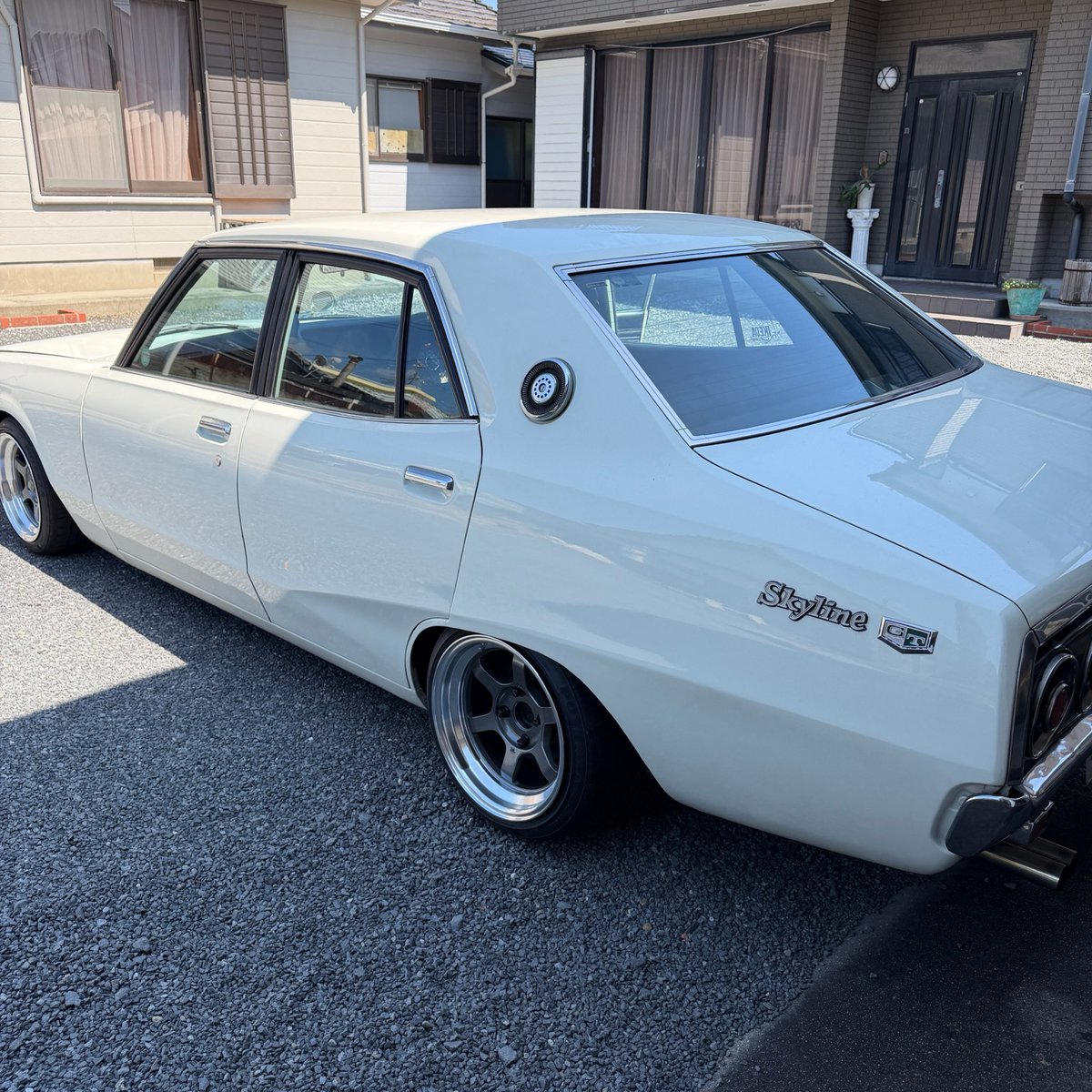 ue708's tweet photo. 魔改造dio先輩のケンメリ、この時代の車ってどれもカッコいいよなー https://t.co/z7WVYcHMry