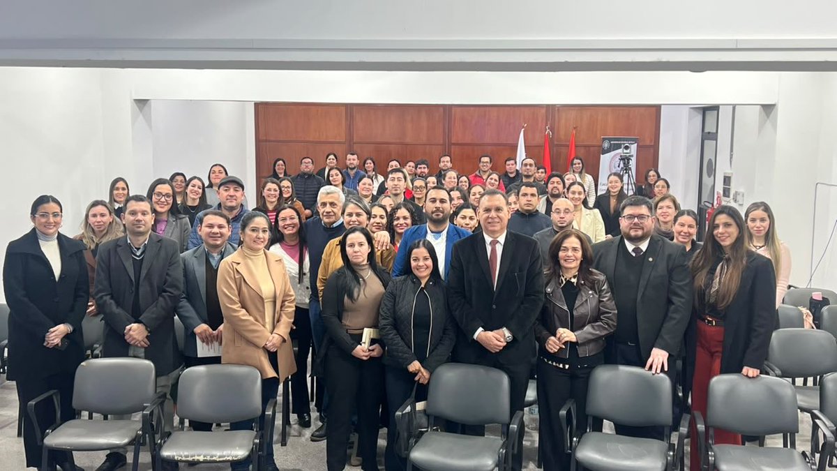 Victor_Rios_O's tweet photo. Razonamiento Probatorio en Pilar. Facultad de Derecho, UNP con el Dr Emilio Camacho, siempre con la dirección del Dr Isabelino Galeano. https://t.co/nrhSMH3keI