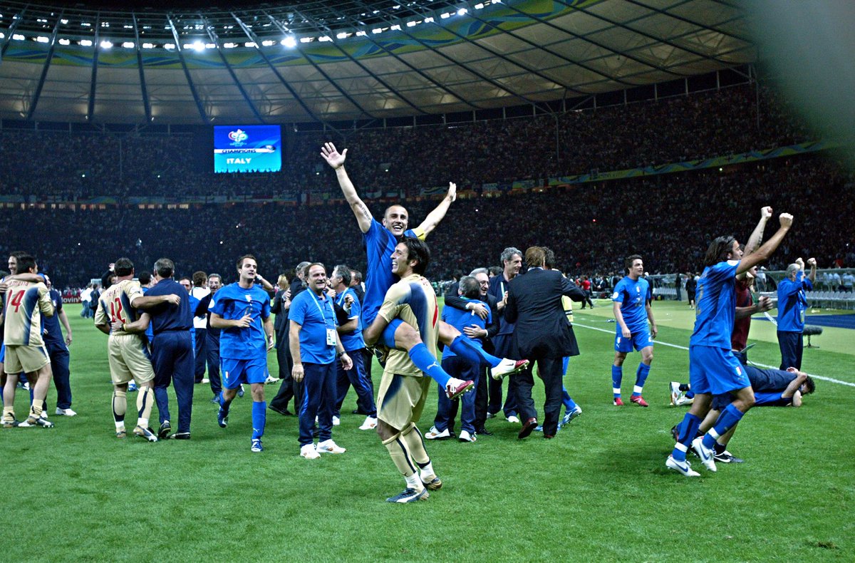 Azzurri_En's tweet photo. 20 years since our 2006 World Cup triumph 🏆

#Azzurri #VivoAzzurro https://t.co/uKvSZZTK4r