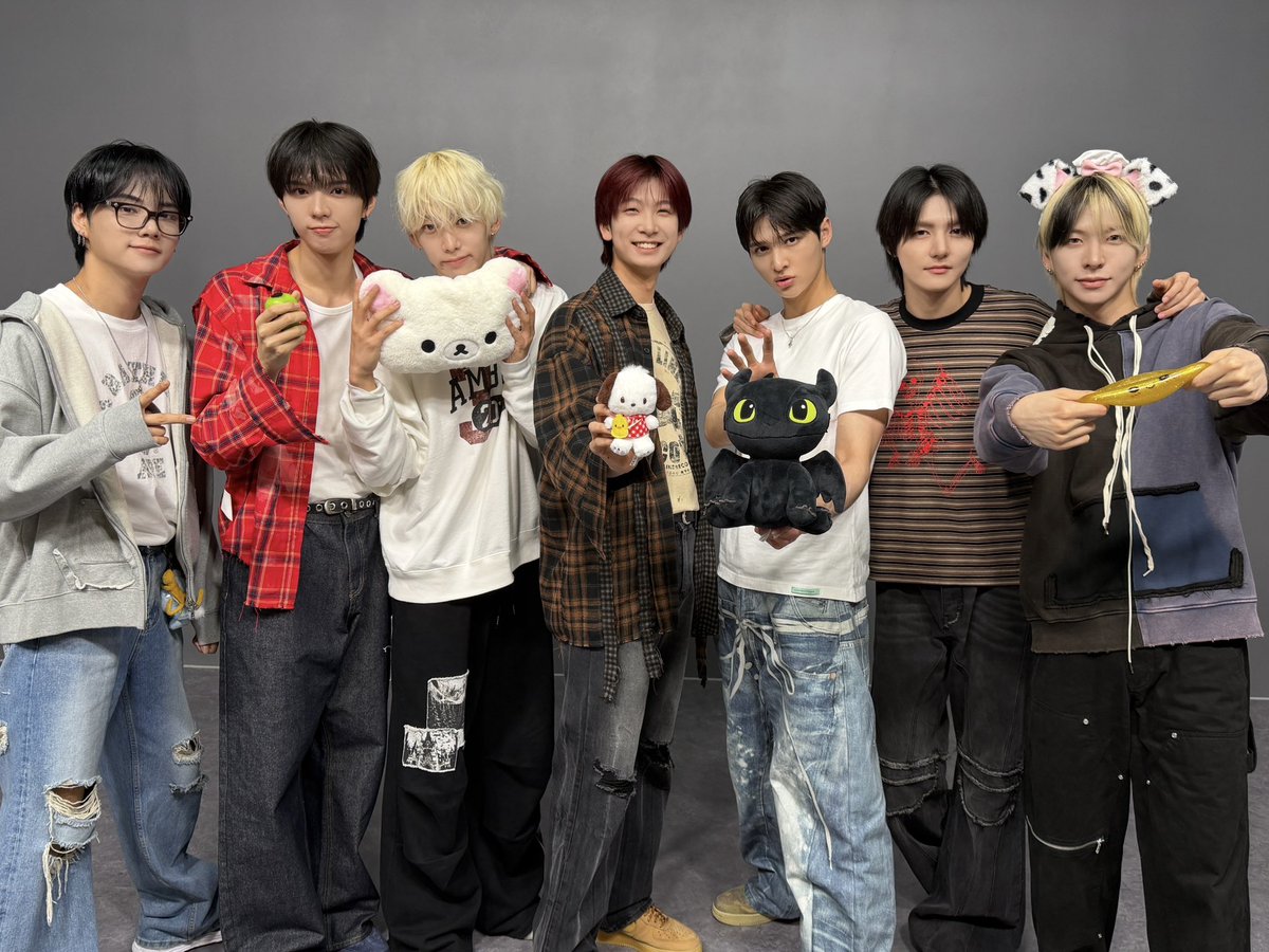 _AMPERSANDONE_'s tweet photo. [📸] 2026.07.09 앰퍼샌드원 (AMPERS&amp;ONE) 4th Mini Album [DEFINITION] FAN SIGN EVENT (muvve)

#앰퍼샌드원 #AMPERSANDONE #DEFINITION #GOD https://t.co/MsfRqkT14a