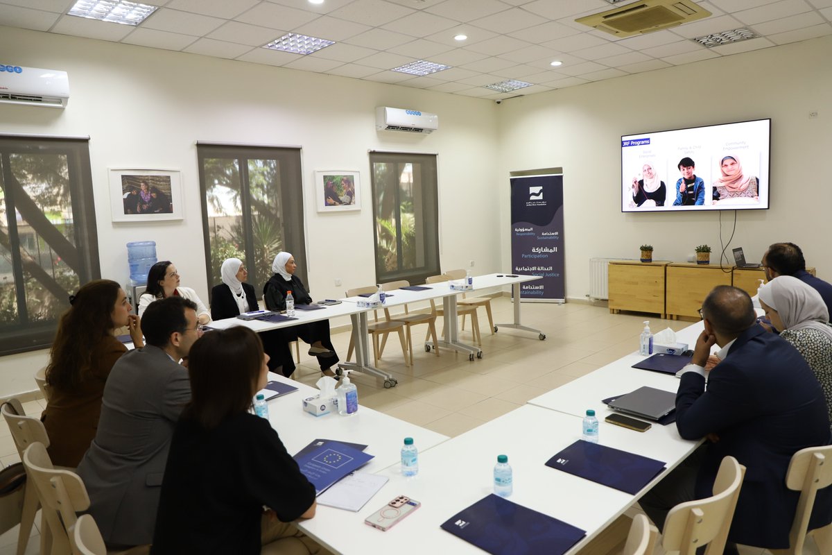 jordanriverfdn's tweet photo. زيارة ميدانية لسعادة سفير الاتحاد الأوروبي لدى الأردن السيد بيير كريستوفر إلى مركز الملكة رانيا للأسرة والطفل حيث أطلع على الأنشطة والبرامج التنموية التي تنفذها مؤسسة نهر الأردن المتعلقة بحماية الطفل والأسرة وتمكين المجتمعات.

#JRF #JRCSP https://t.co/59AMHZ3Ike