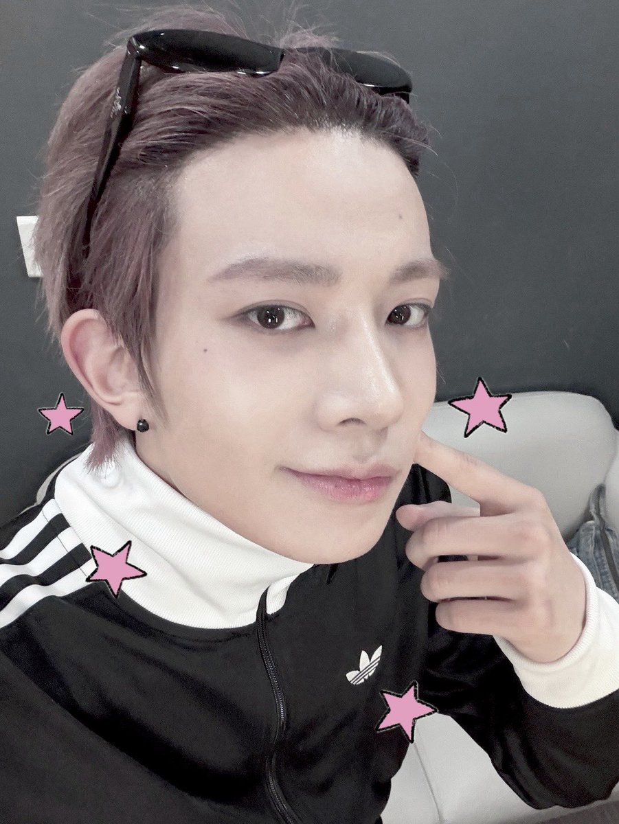 heevankitty's tweet photo. evan.. t____t♡ https://t.co/V68tFoD5Kg