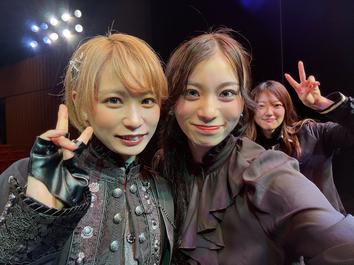 pkpk_miu's tweet photo. #不滅部隊編 
#女王ステ
 
5日目ありがとうございました🥀

今日はモモコさんとカレンさん✨
ALTにも書いてますが！
モモコさんはいつも顔見て笑われます。笑
カレンさんはサーヴァントを気遣ってくれる優しいお姉さん🥺！

明日はArkチームソワレのみです🙂‍↕️
よろしくお願いします🐾 https://t.co/Dxkwzu4Omi