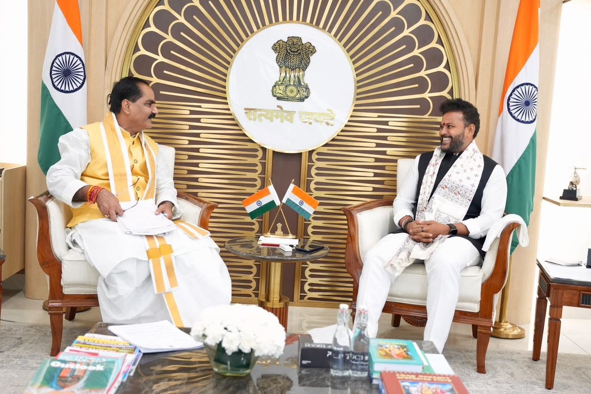 Prafullthkur's tweet photo. Today in New Delhi, Dr. Gopal Ji Thakur, popular MP from  Darbhanga of Mithila and Chairman of Darbhanga Airport Advisory Committee, paid a courtesy call on Union Civil Aviation Minister Shri Ram Mohan Naidu and accorded him cordial welcome and felicitation with Paag, Angavastra https://t.co/zGgHUCfT35