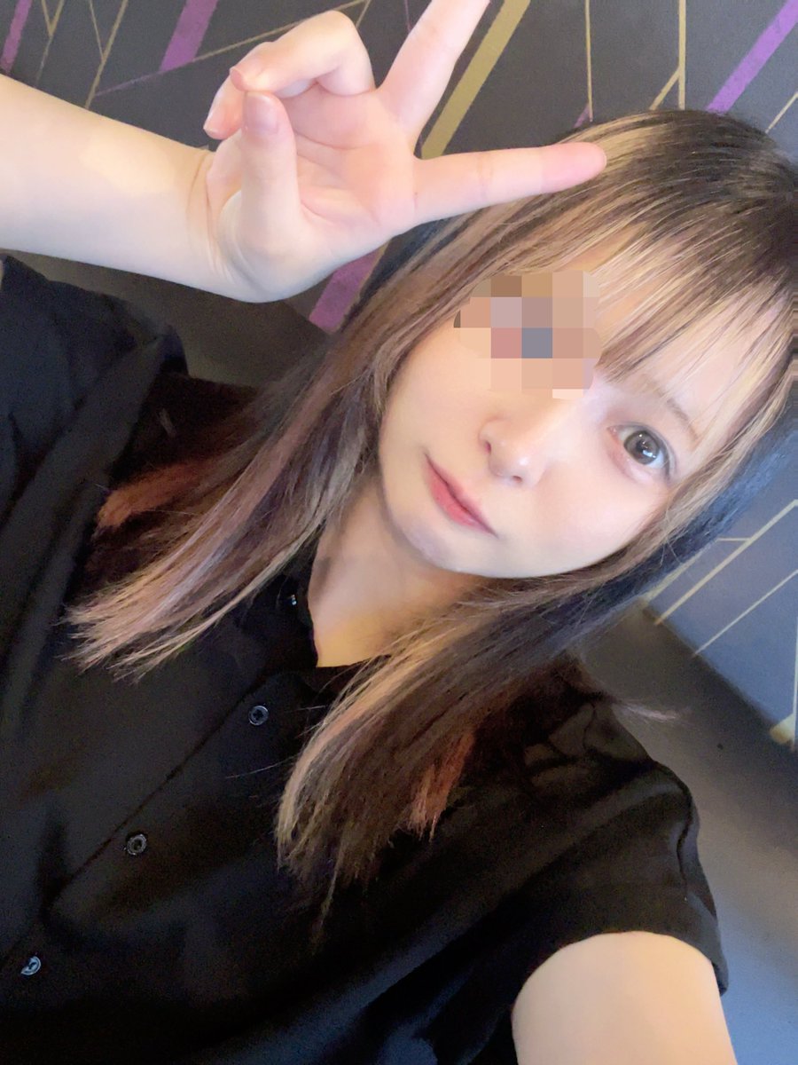 u_i_olive's tweet photo. 極薄メイクしたらガキ様だと思われて初めて免許証差し出した https://t.co/Pms62AYWPH