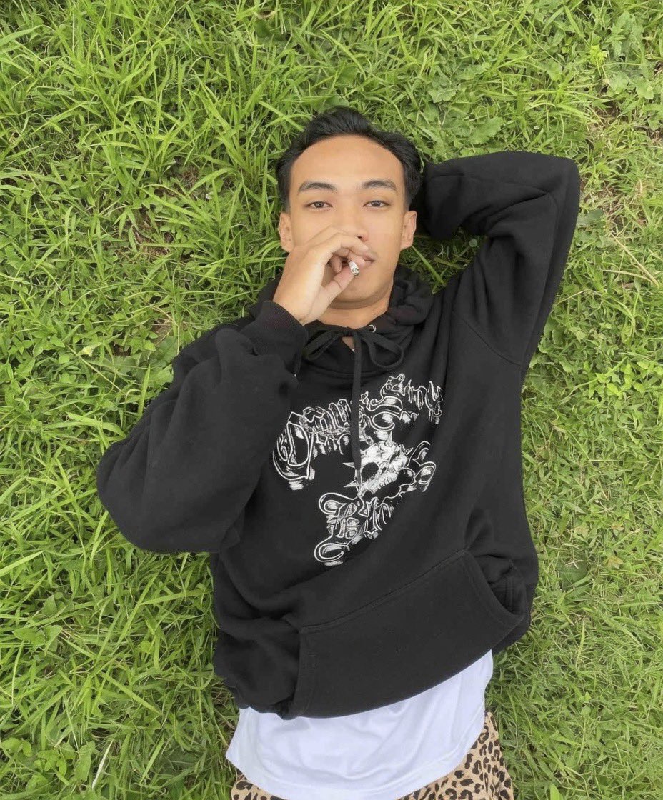 lanangwn's tweet photo. orangnya                            series favoritenya https://t.co/iGTPaHhRFv