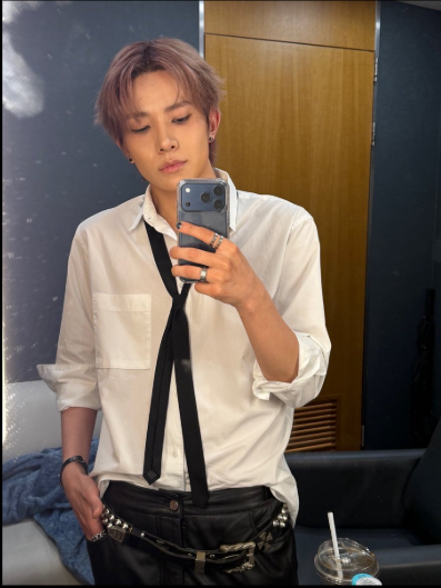 Wonnieeen's tweet photo. Close enough, Welcome back brought the heat back heeseung https://t.co/tcZNBVIUBF