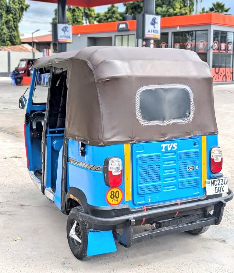 Eng_Matarra's tweet photo. KAMA UNA HELA #TZS 5.5M
LETA NIKUPE HII BAJAJ
REG" #DQX
IPO VIZURI
ENGINE KINANDA
FULL DOCUMENTS✅️
CHUKUA WEKA BOLT
▪️PER Day 30K
▪️PER Month 900K
▪️700K Bank
▪️200K Service
KWA MWAKA ITAKUWA 8.4M
FANYA HII KAZI MIAKA 2 = 16.8M
KISHA NUNUA 2 MPYA
UTAKUJA KUNISHUKURU https://t.co/Rva0Nt0PZg