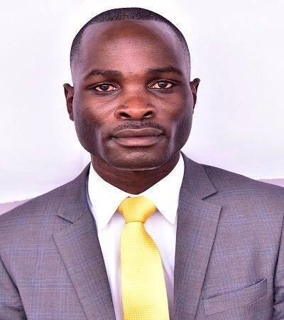 kirya_ug's tweet photo. This is Hon. Fred Byamukama, this is so far the best working Minister. Shortly after chasing away the contractor that has been playing fake circus at the Northern by pass creating traffic jam and making the government lose more money, he is also soon terminating the contractors of Mugahinga road those that took the contract had no money to run the operations but wanted the government to fund them instead. Imagine.