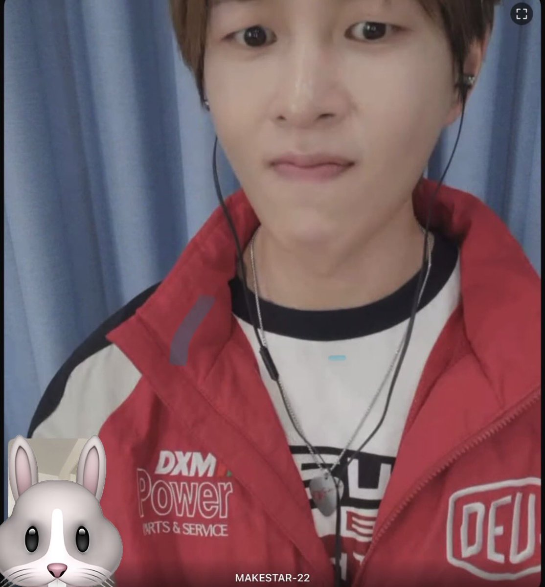 HoneyM090's tweet photo. I love him so bad when he’s buffering trying to search for an answer or when he’s a bit confused ☺️☺️☺️☺️

#ONEW #온유 https://t.co/EuAUKzIC1E