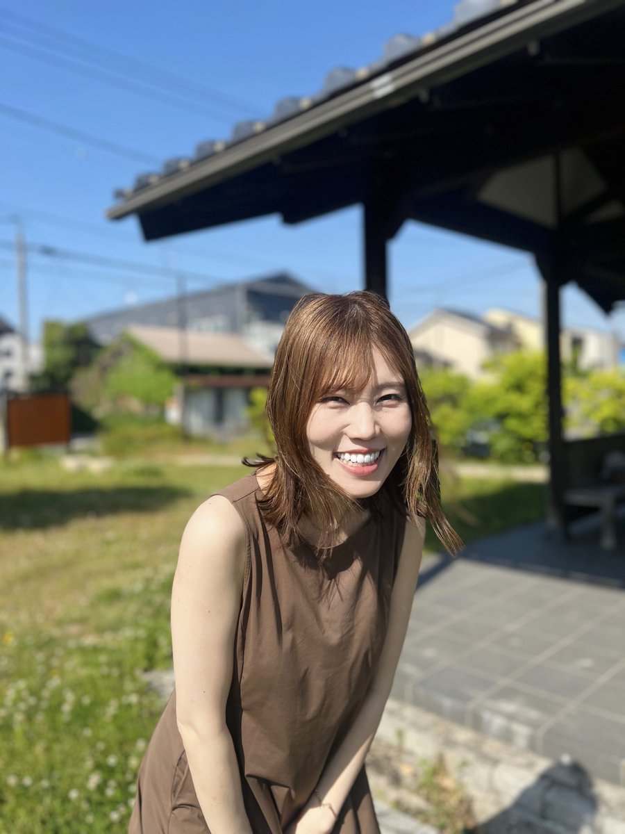 akisun314's tweet photo. 7月9日。

本日、デビュー19周年を迎えました💐

劇場に初めて立った日から19年！

こうして活動を続けてこられたのは、いつも支えてくれるみんながいてくれたからです。

いつも本当にありがとう✨

私はおばあちゃんになっても、
きっとずっと歌い続ける予定なので、みんなも長生きしてな☺️

19年分の感謝と愛を込めて。

これからもよろしくね

そして、10/7リリースの新曲お楽しみに🦋