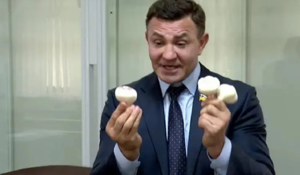censor_net's tweet photo. "Слуга народу" Тищенко вніс 10 млн грн застави у справі про вимагання $1 млн

https://t.co/vye2LkEoCp https://t.co/FRWY5V9WsO