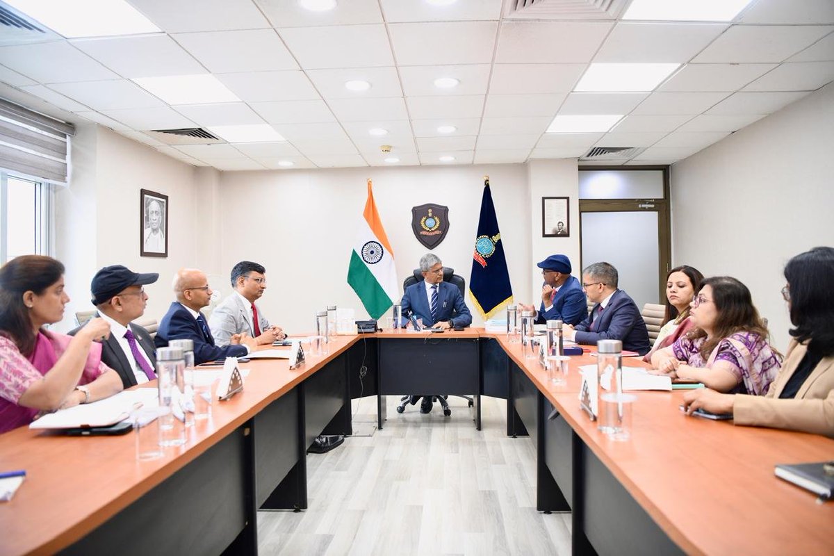 BPRDIndia's tweet photo. BPR&amp;D welcomes Sh Alok Kumar Mittal, IPS (HY:1993), on assuming charge as DG BPR&amp;D. We look forward to his visionary leadership in further strengthening research, innovation, cap-building &amp; excellence in policing &amp; criminal justice administration. Wishing him a successful tenure https://t.co/R6FUB0igum