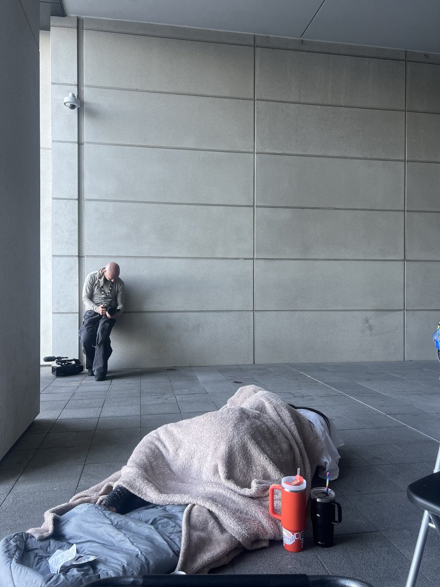 billiewebbb's tweet photo. media photographer capturing a pic of @brandisiciliani sleeping lol https://t.co/HUPOCEYVWr