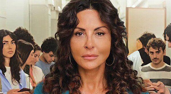 FormulaTV's tweet photo. Leonor Watling y Paz Vega protagonizarán 'Cabeza alta', la nueva miniserie de Mediaset https://t.co/n92reDacaS https://t.co/yqx2kbr4Ts