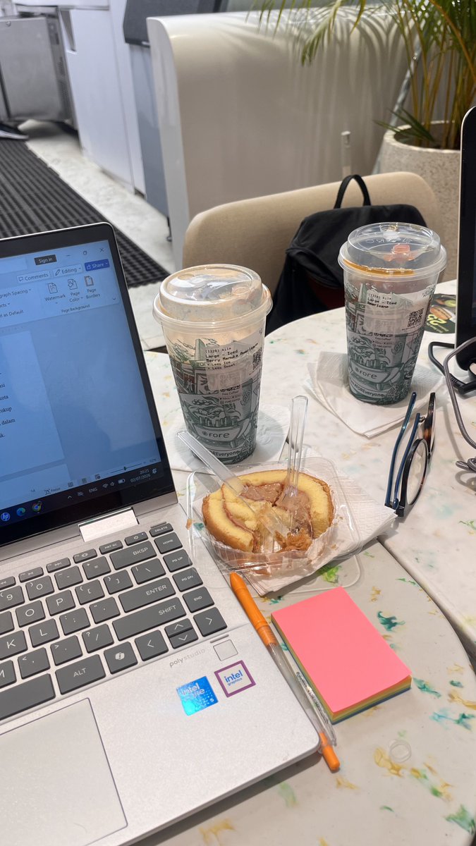 eclairsdelune's tweet photo. these past days kehidupan after sidang :] https://t.co/TOiwfnjrXW